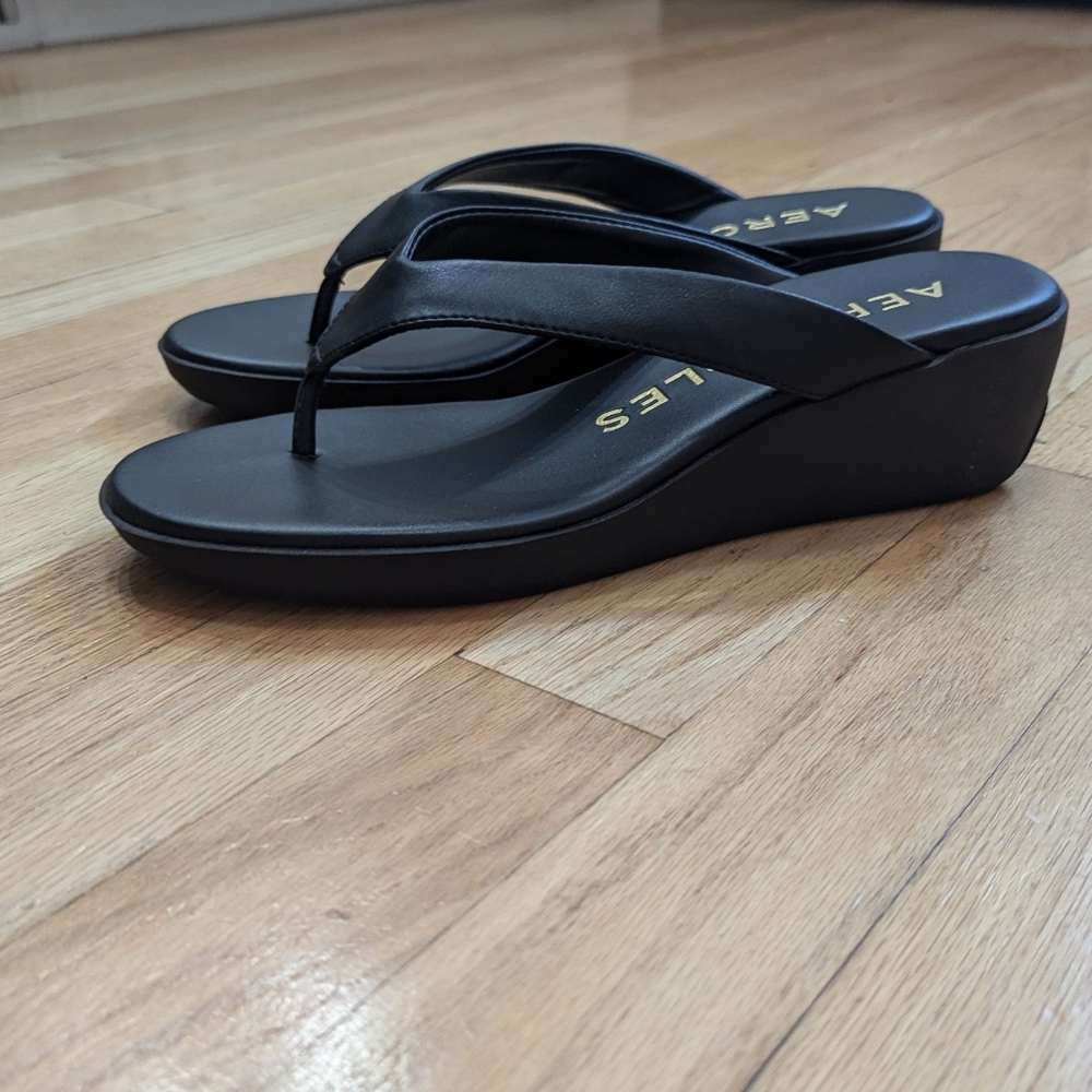 Aerosoles Wedge Thong Sandal- Isha Size 8